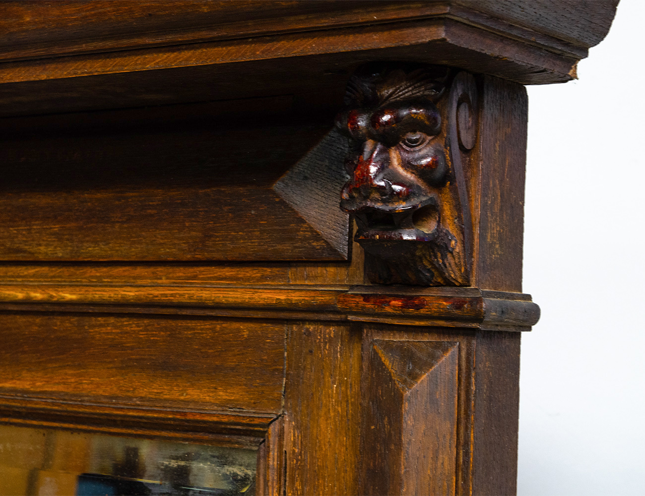 Антикварное зеркало с головами, 19 век