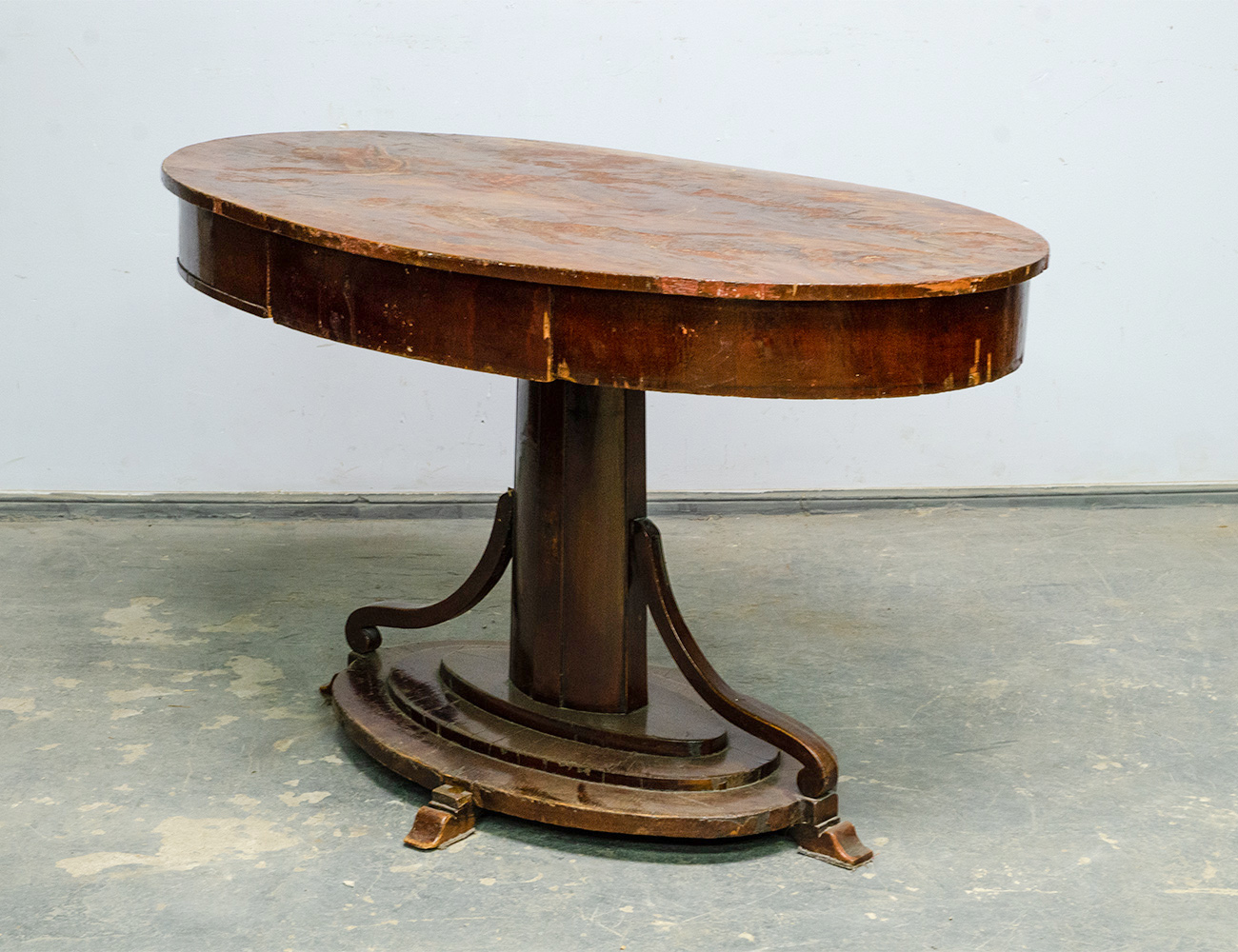 Антикварный гостиный стол 19 века