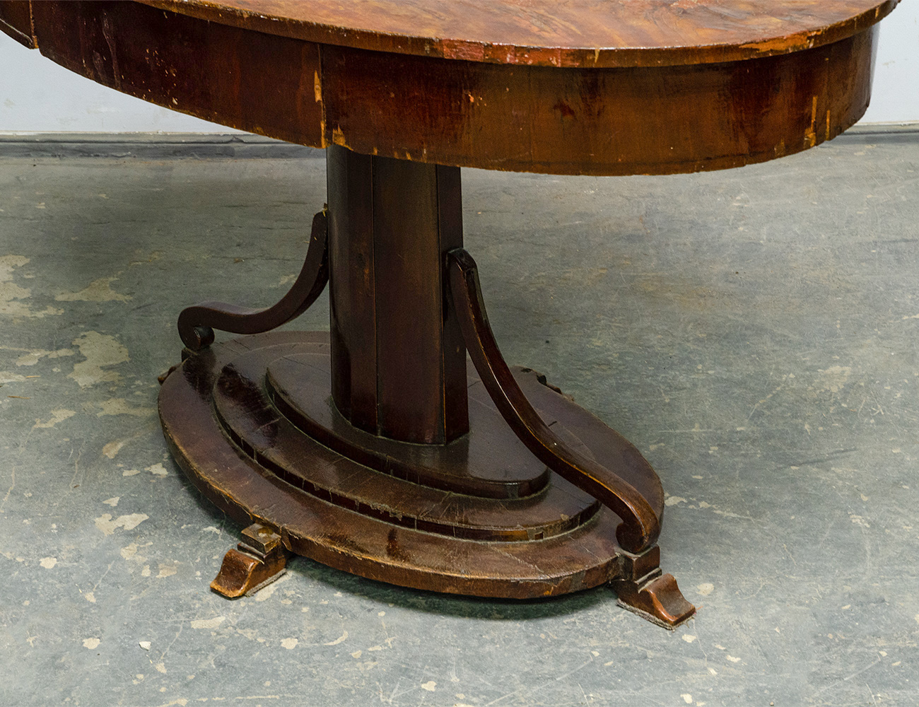 Антикварный гостиный стол 19 века