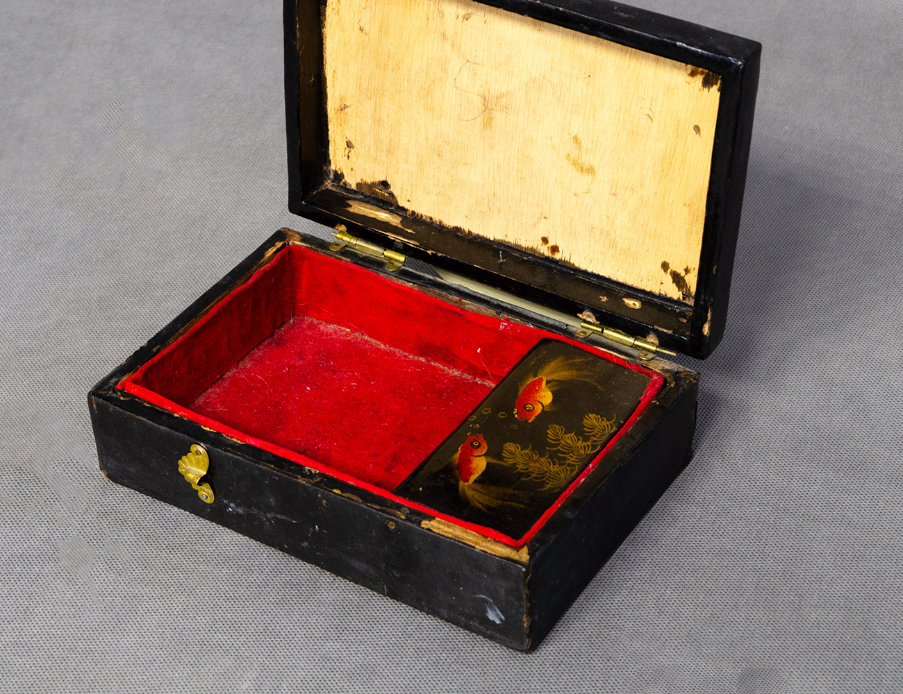 Винтажная шкатулка в стиле шинуазри