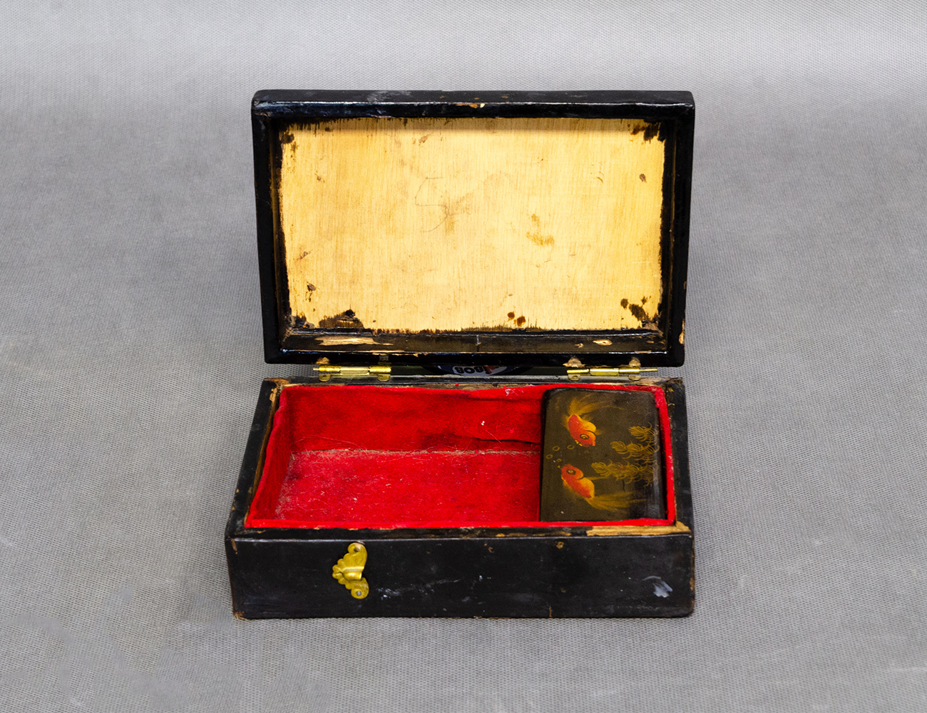 Винтажная шкатулка в стиле шинуазри