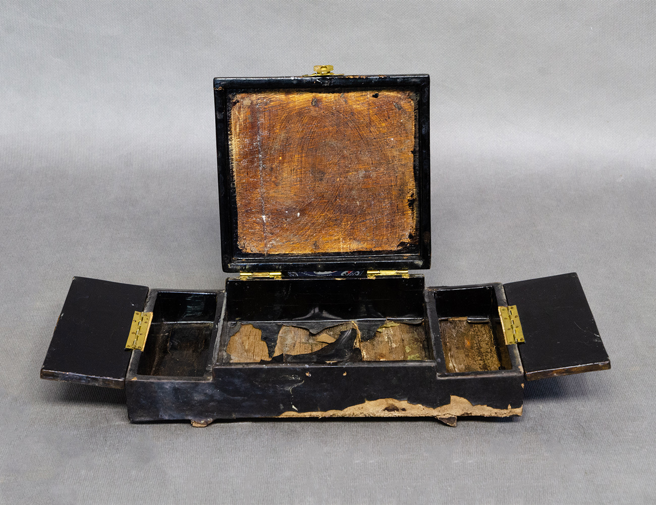 Винтажная шкатулка в стиле шинуазри