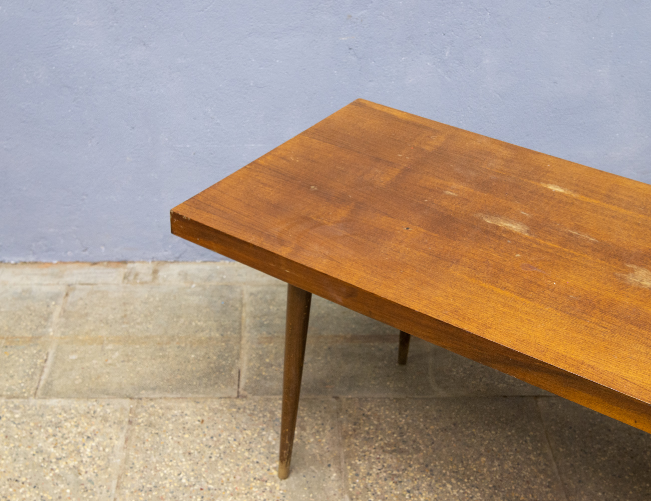 Винтажный журнальный стол