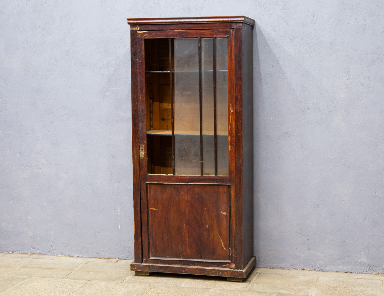 Антикварный кабинетный книжный шкаф