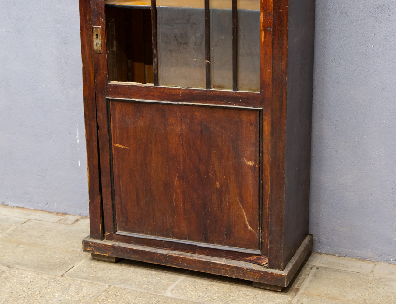 Антикварный кабинетный книжный шкаф