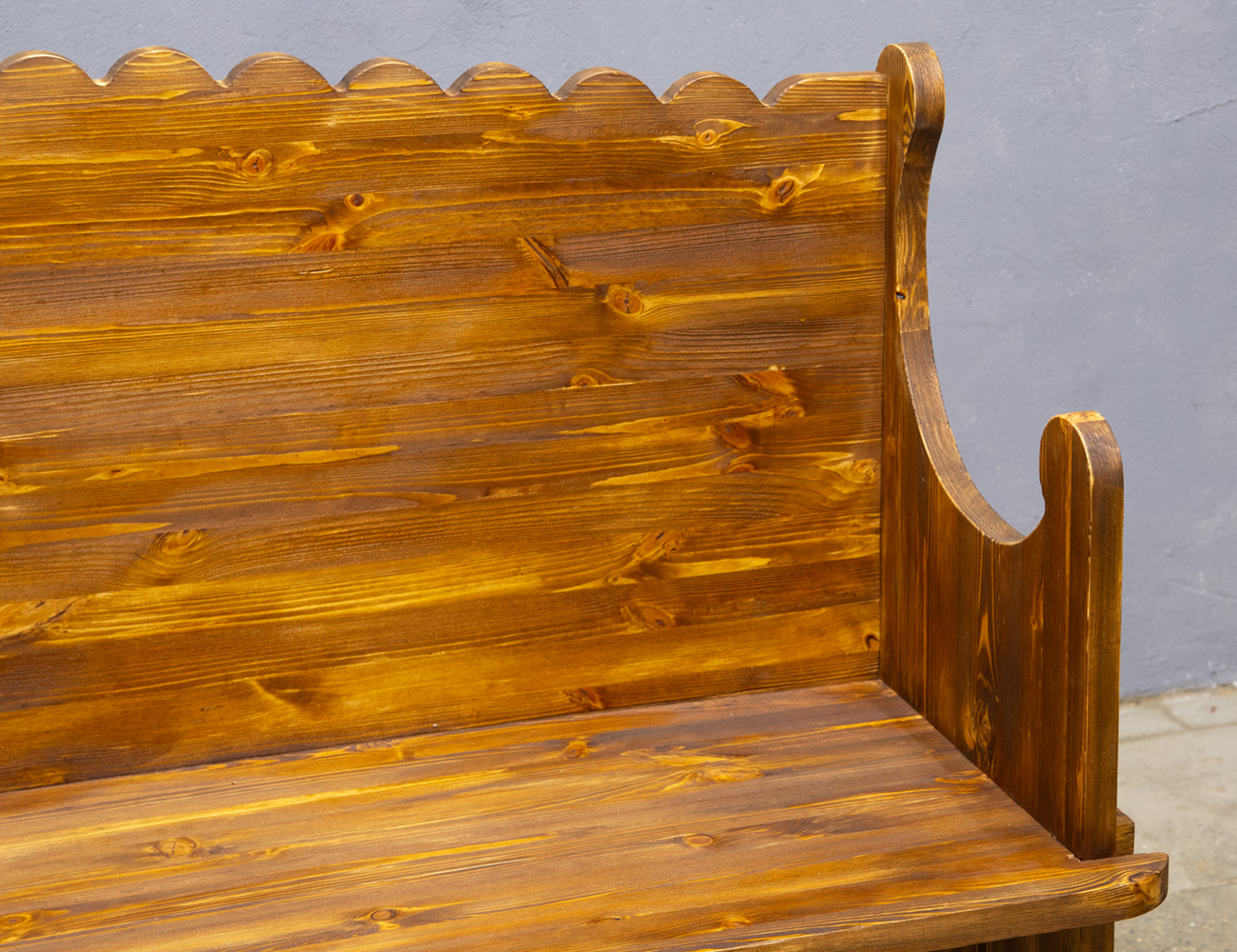 Лавка со спинкой