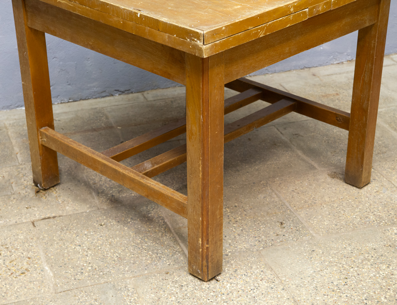 Старинный обеденный стол