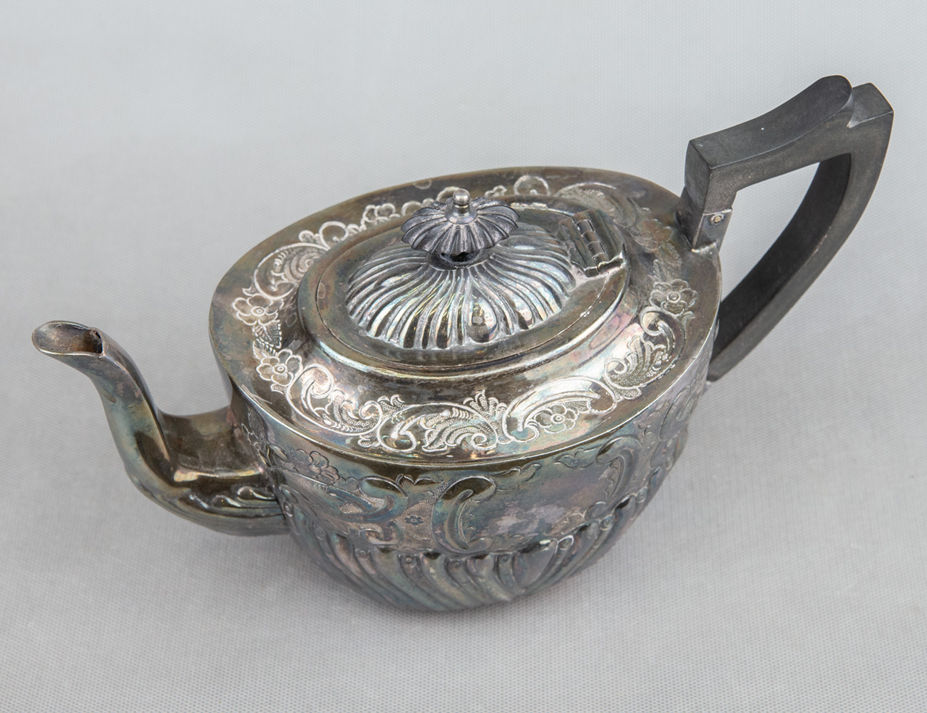 Старинный посеребренный чайник, Jоnаthаn Вell