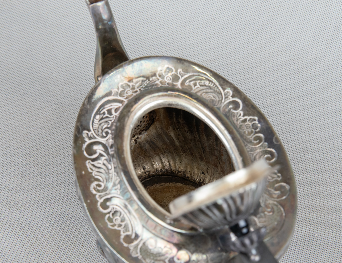 Старинный посеребренный чайник, Jоnаthаn Вell