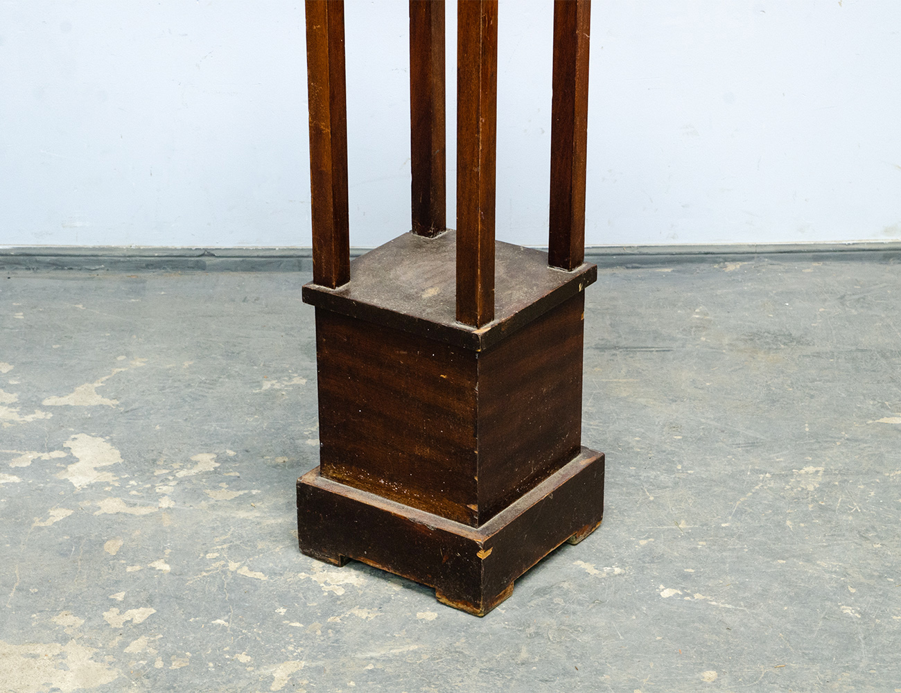 Старинная подставка