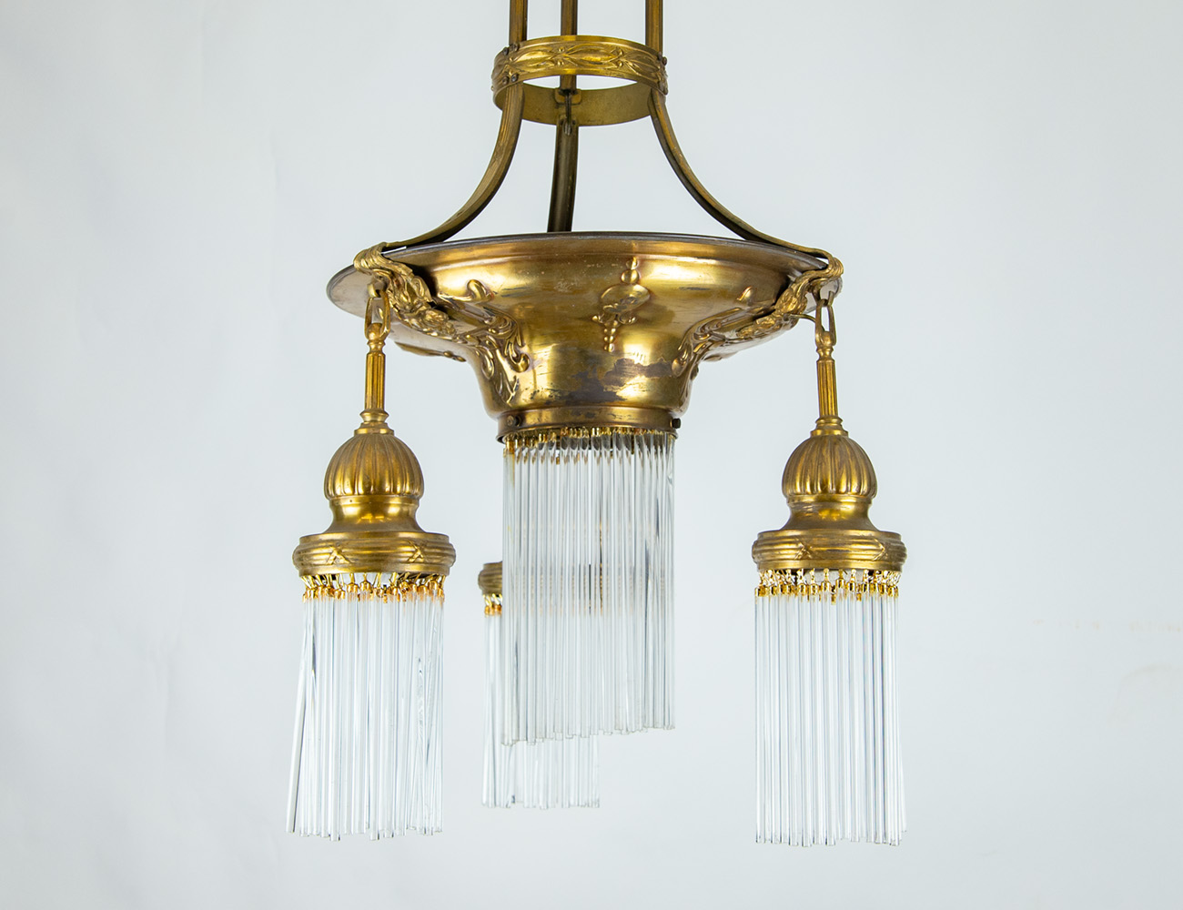 Старинная люстра в стиле модерн