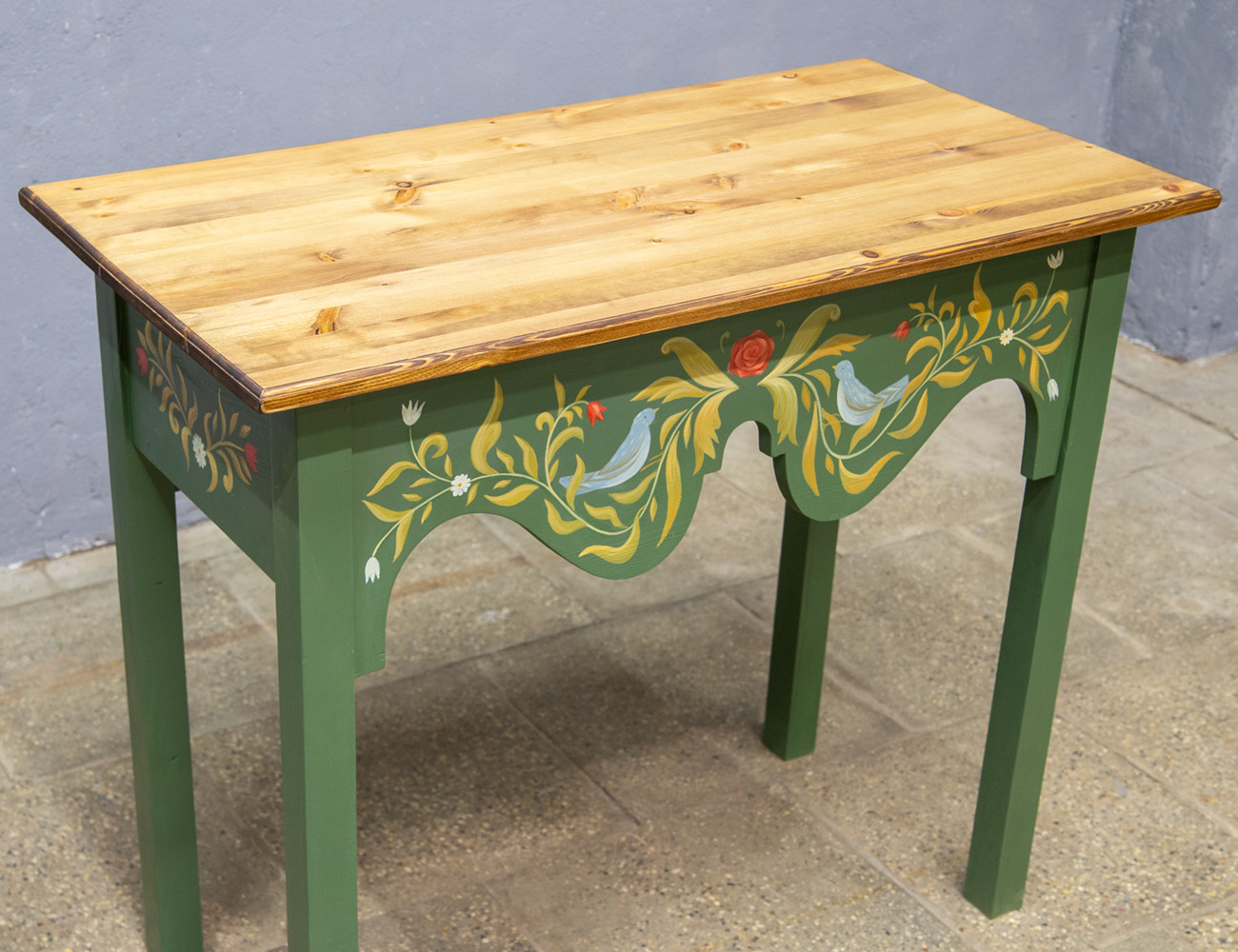 Консольный столик с росписью