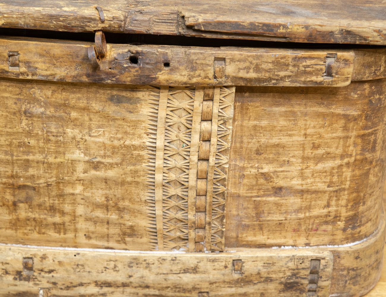 Старинный деревенский лубяной короб