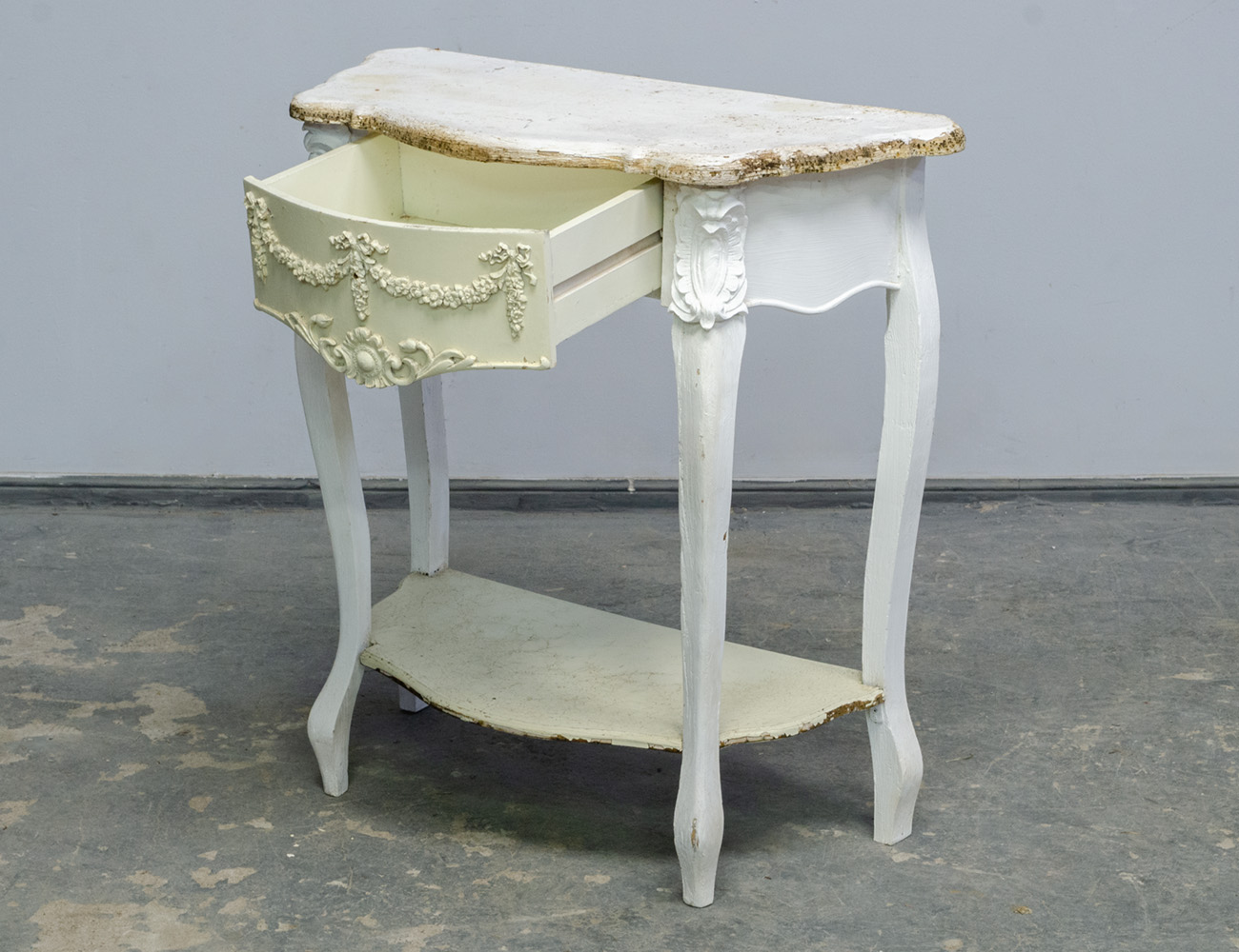 Винтажный консольный столик