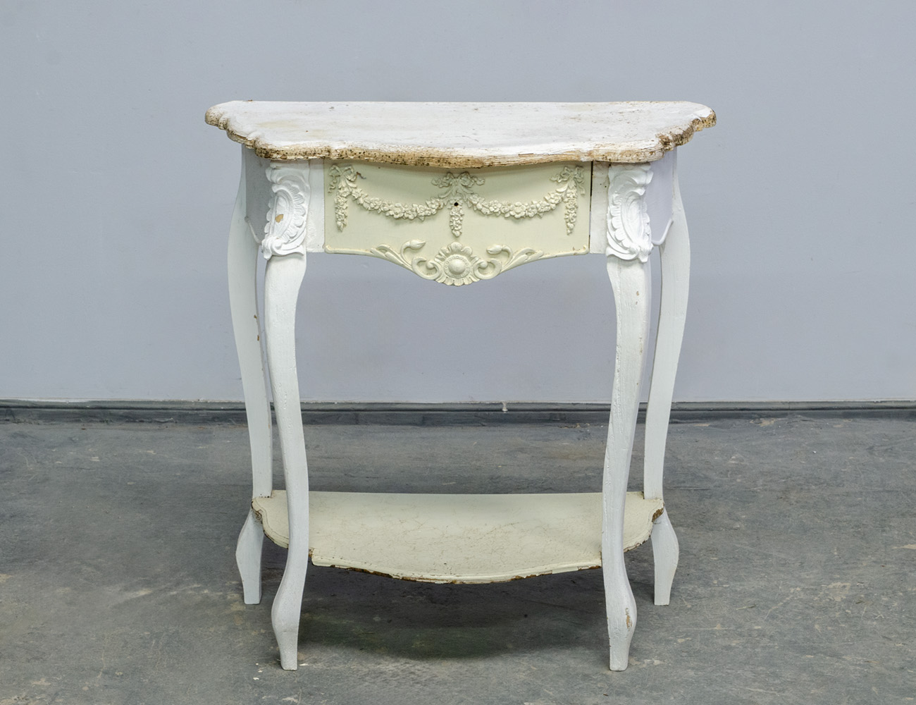 Винтажный консольный столик