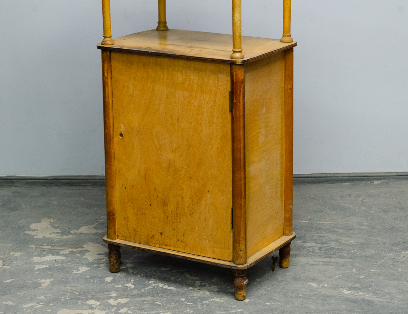 Старинная этажерка с тумбой