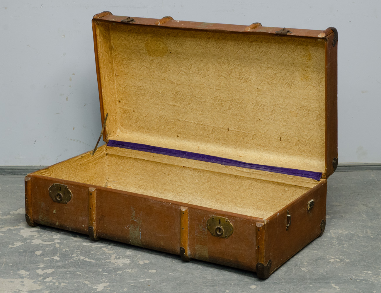 Старинный дорожный кофр