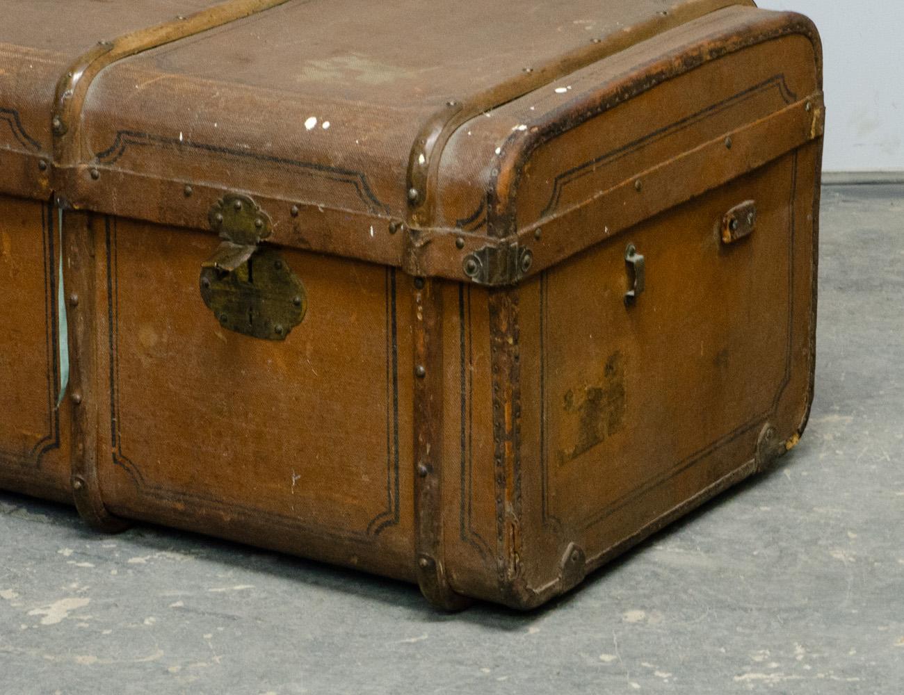 Старинный каретный сундук