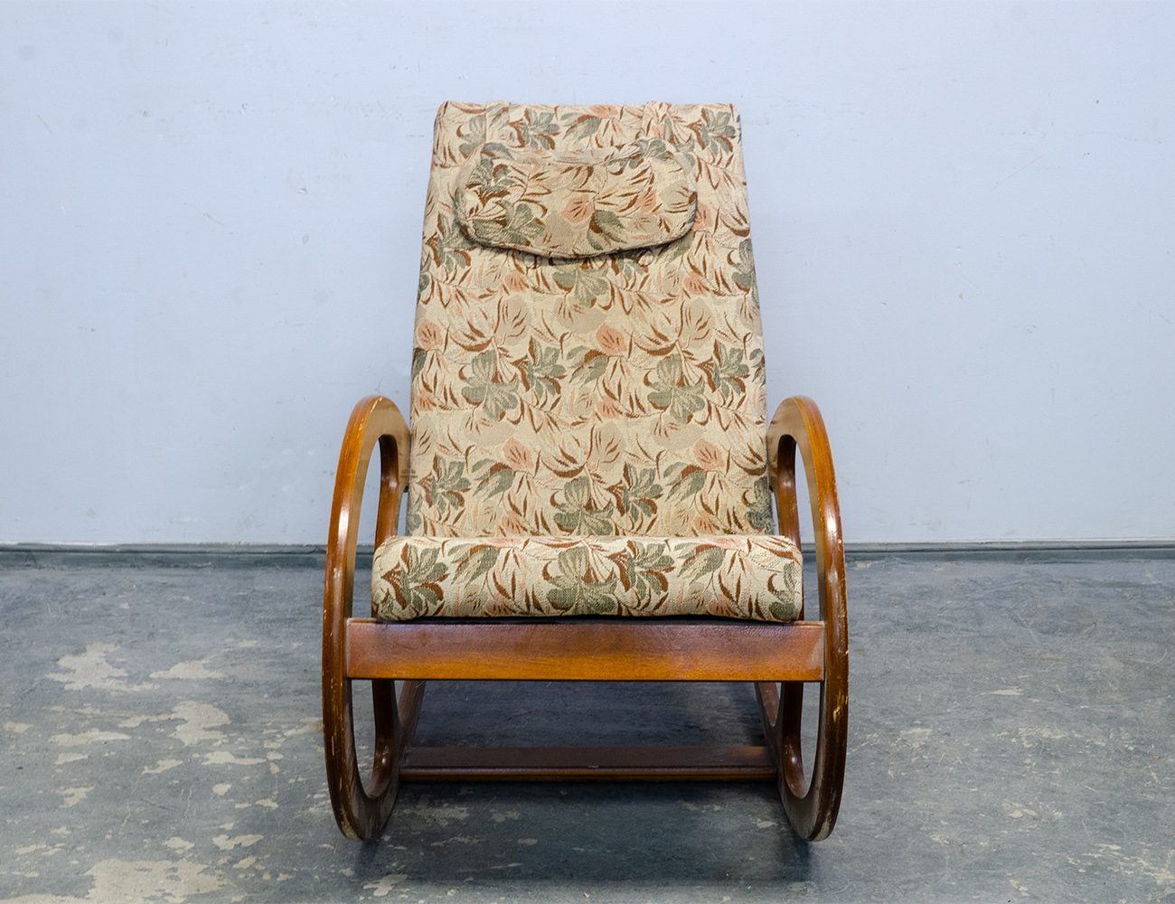 Винтажное кресло-качалка