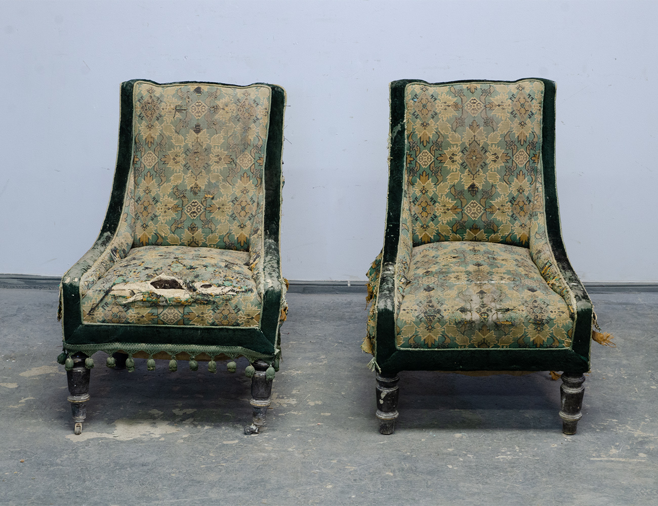 Старинные покрывные полукресла 19 века