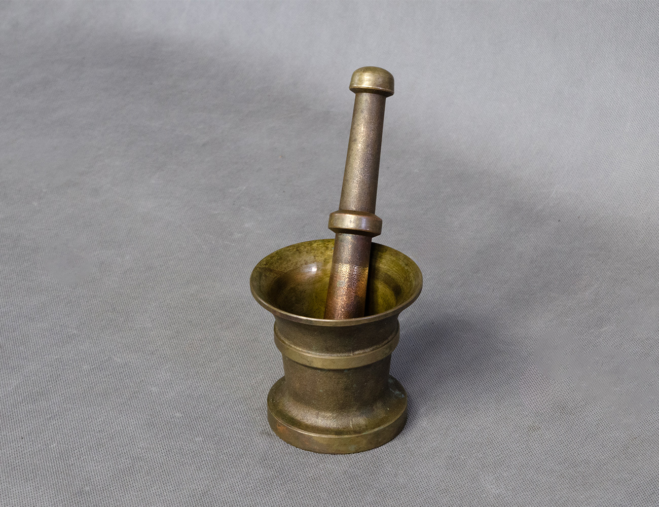 Старинная латунная ступка