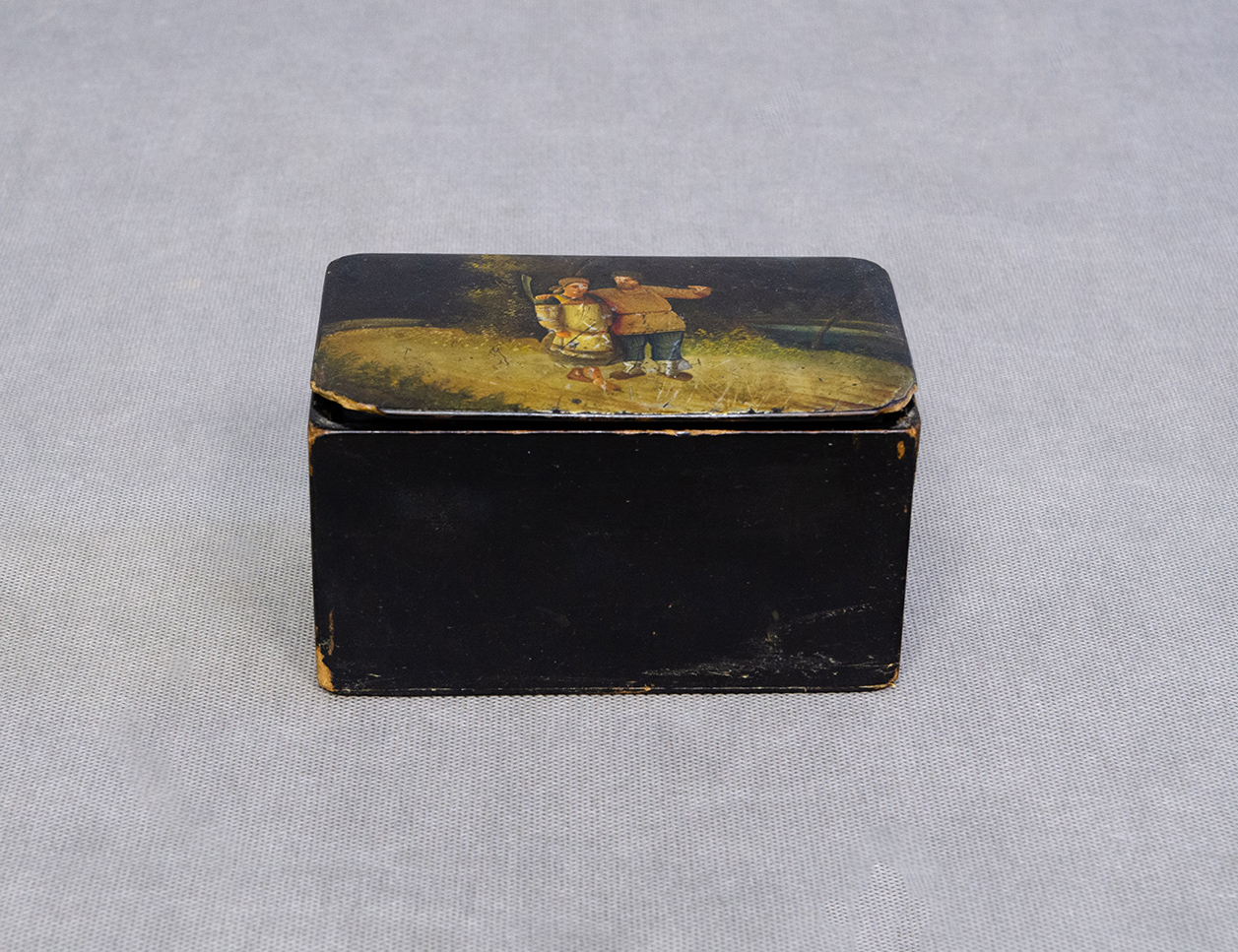 Старинная шкатулка с росписью