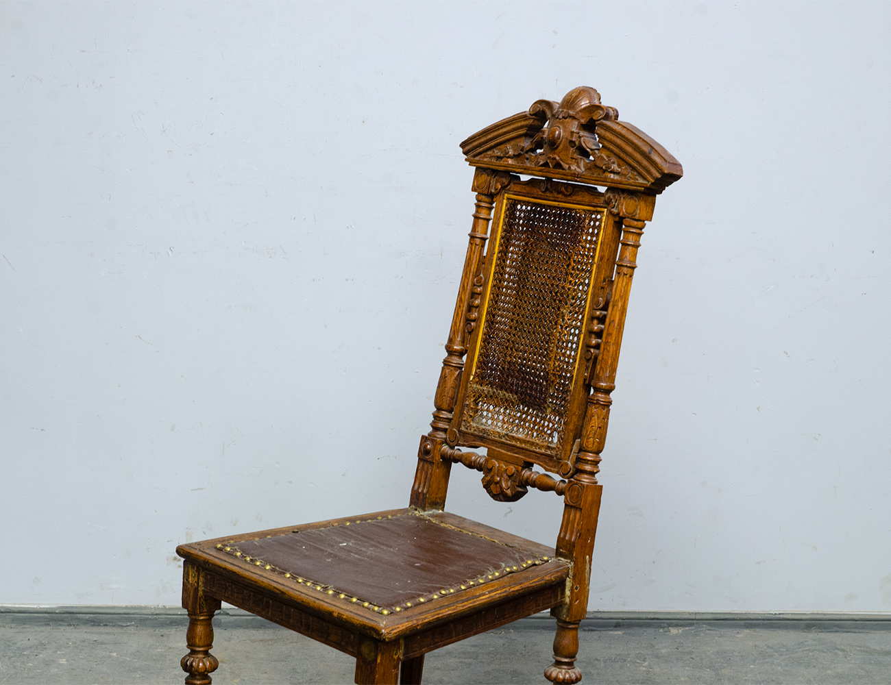 Антикварный стул, неоренессанс