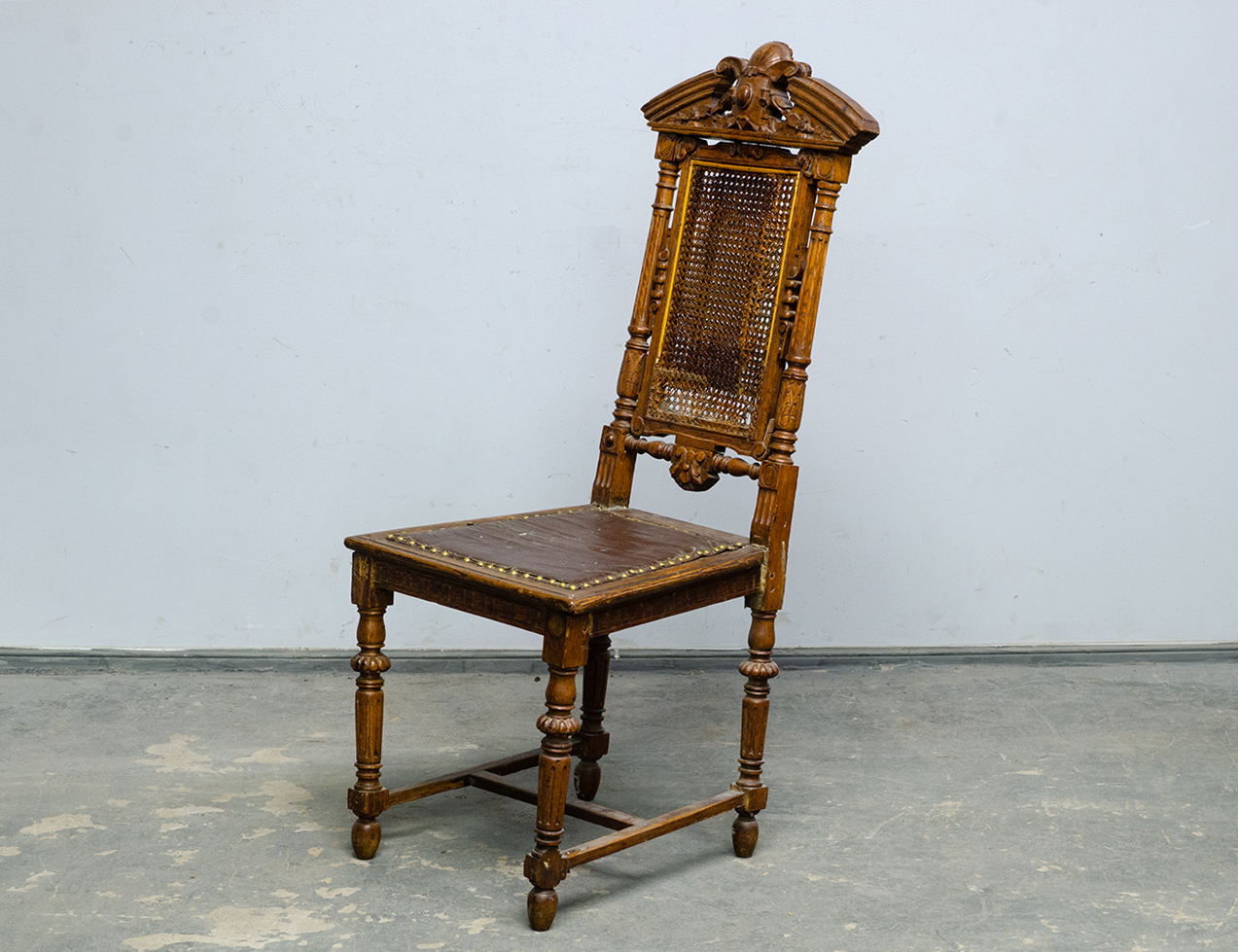 Антикварный стул, неоренессанс