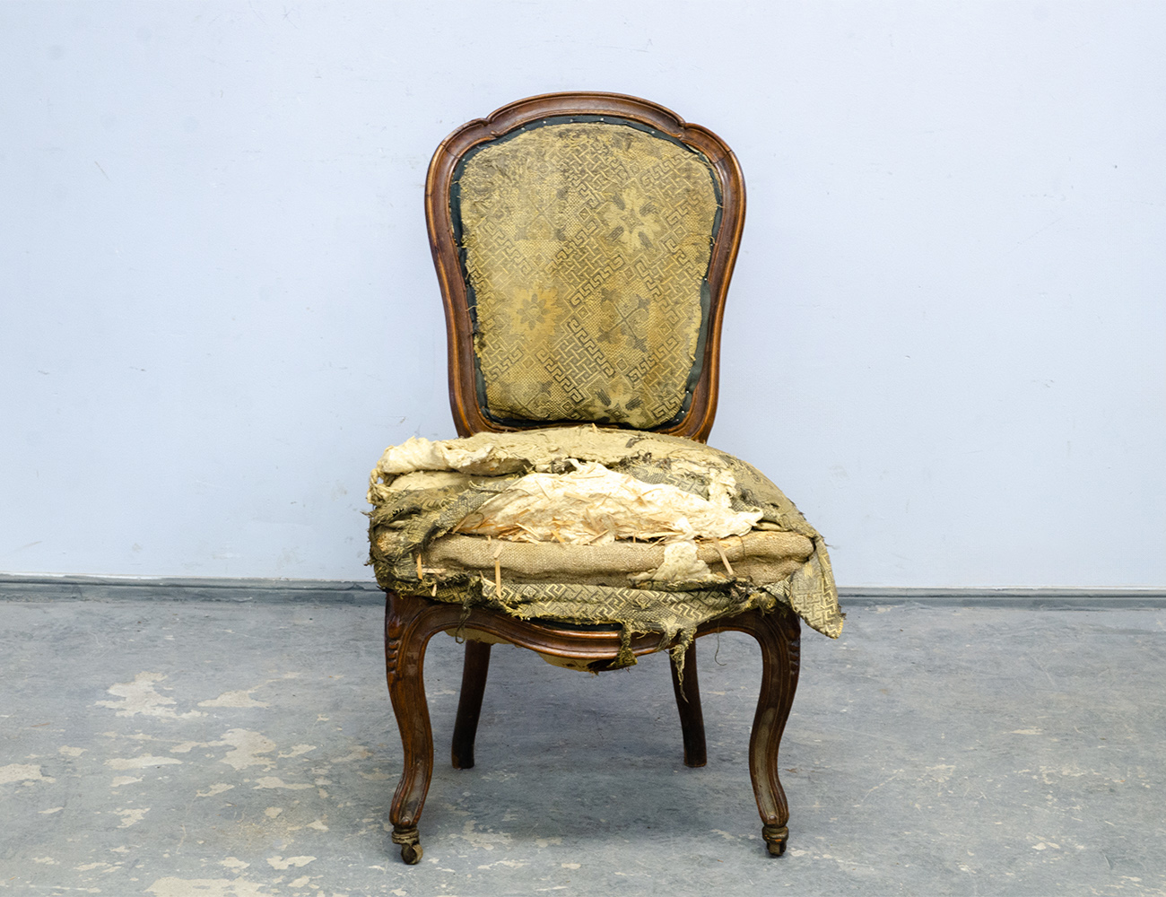 Антикварный стул 19 века