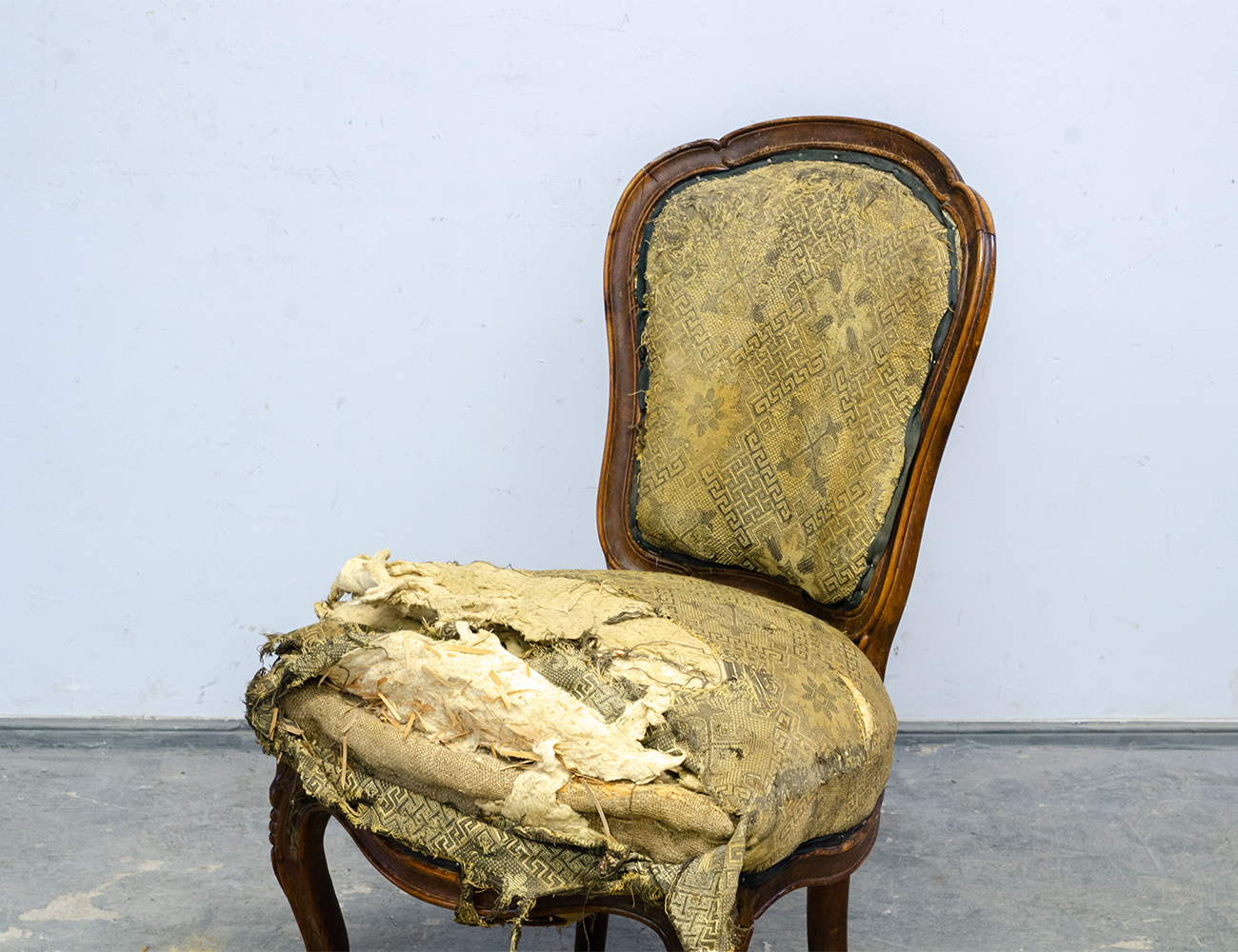 Антикварный стул 19 века