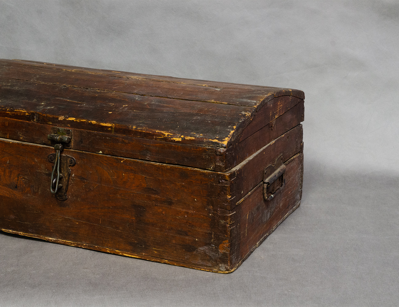 Старинный деревенский ларь