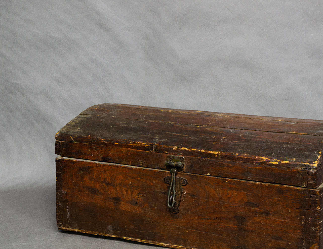 Старинный деревенский ларь