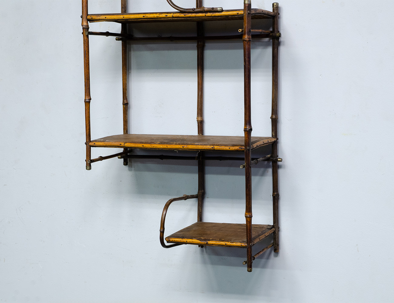 Антикварная бамбуковая полка