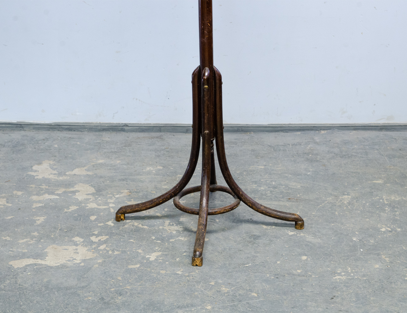 Антикварная венская напольная вешалка