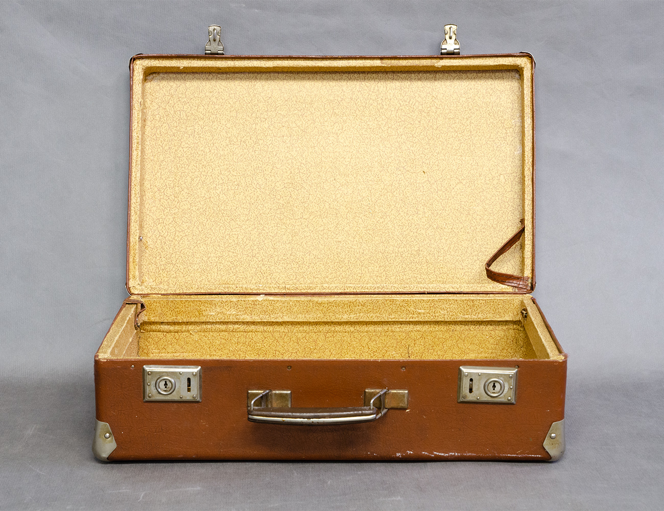 Старинный чемодан