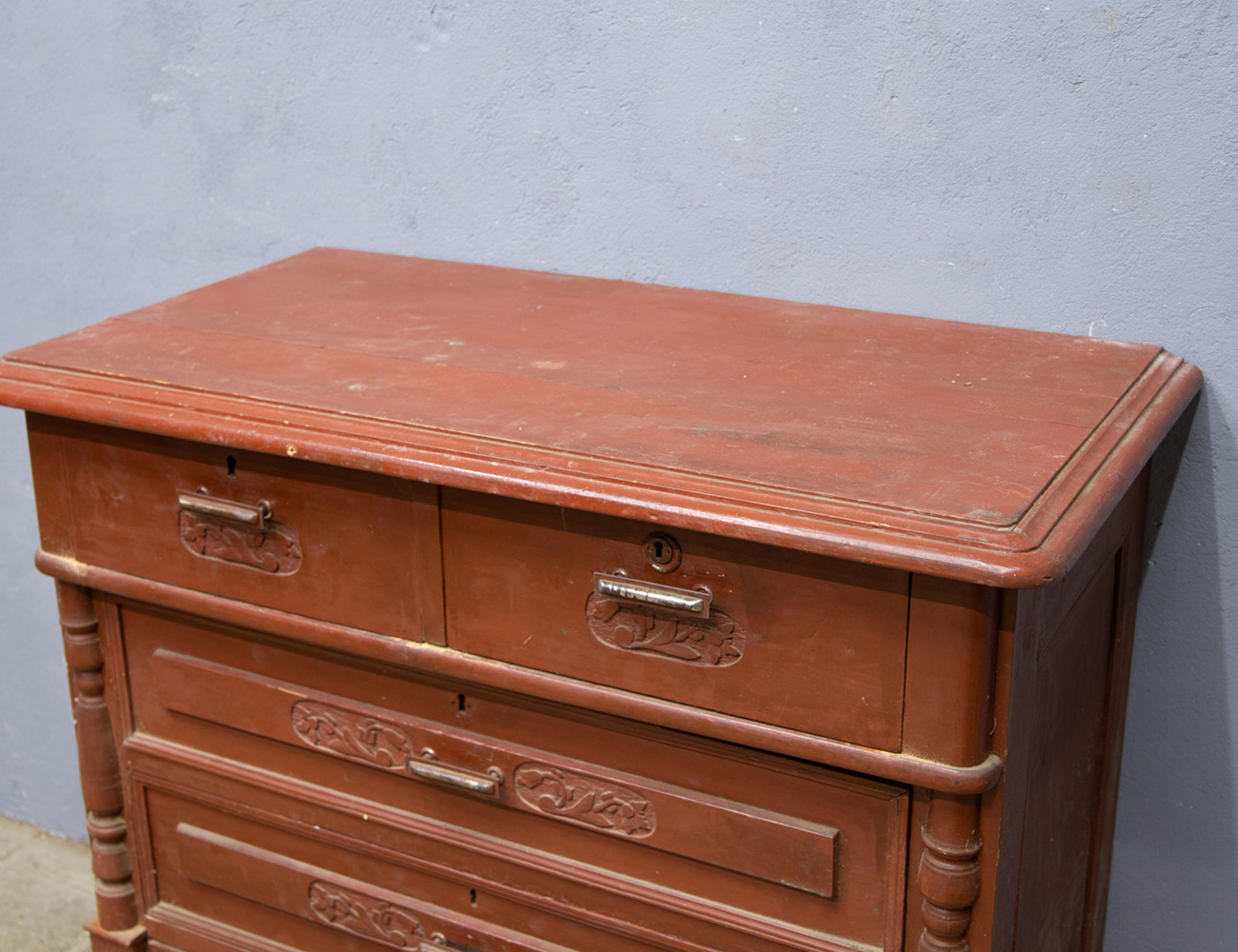 Старинный комод