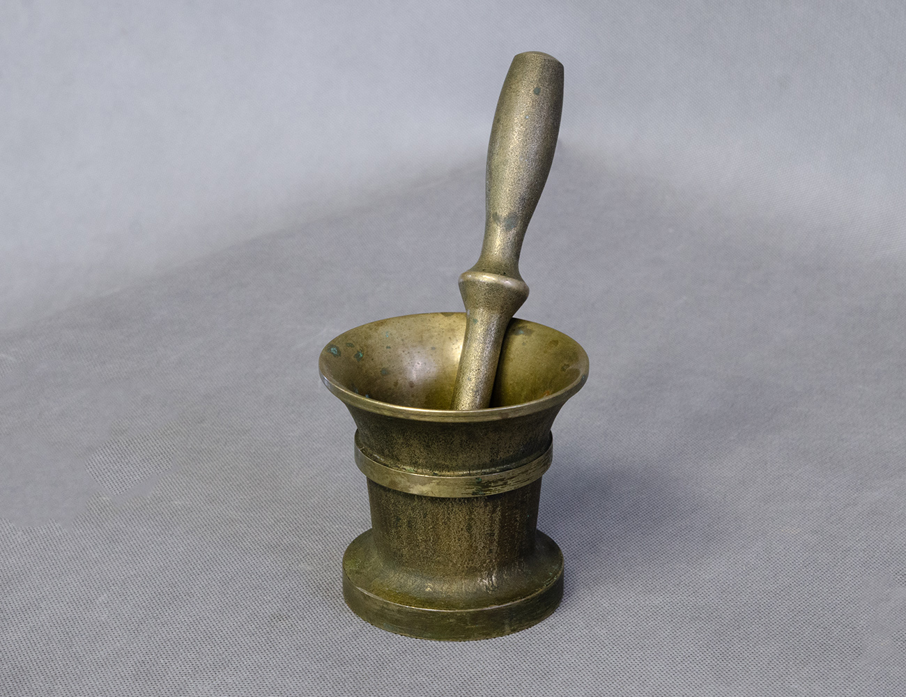 Старинная латунная ступка