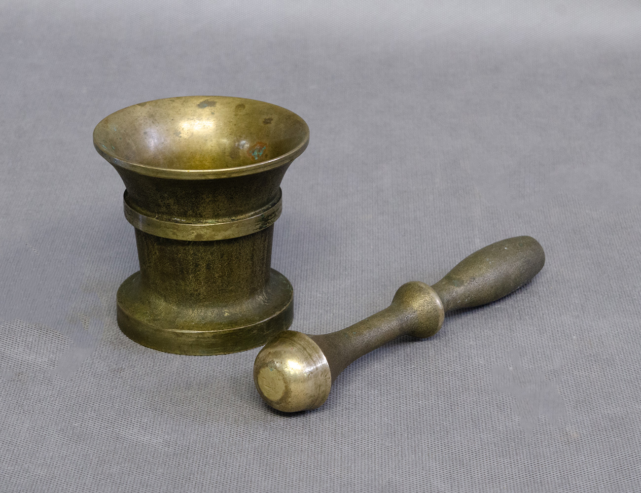 Старинная латунная ступка