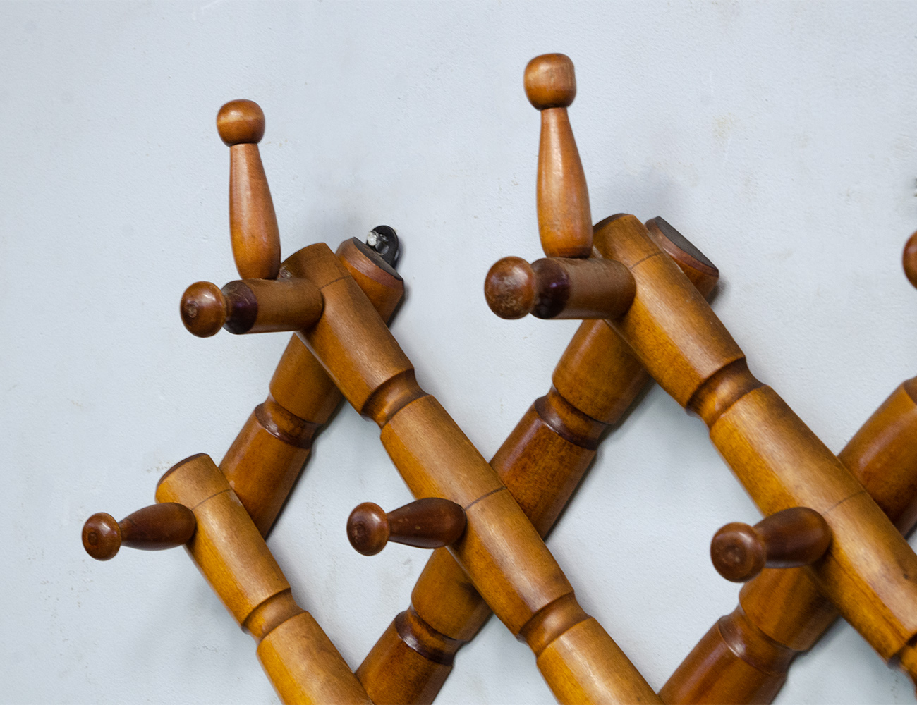 Старинная вешалка-гармошка