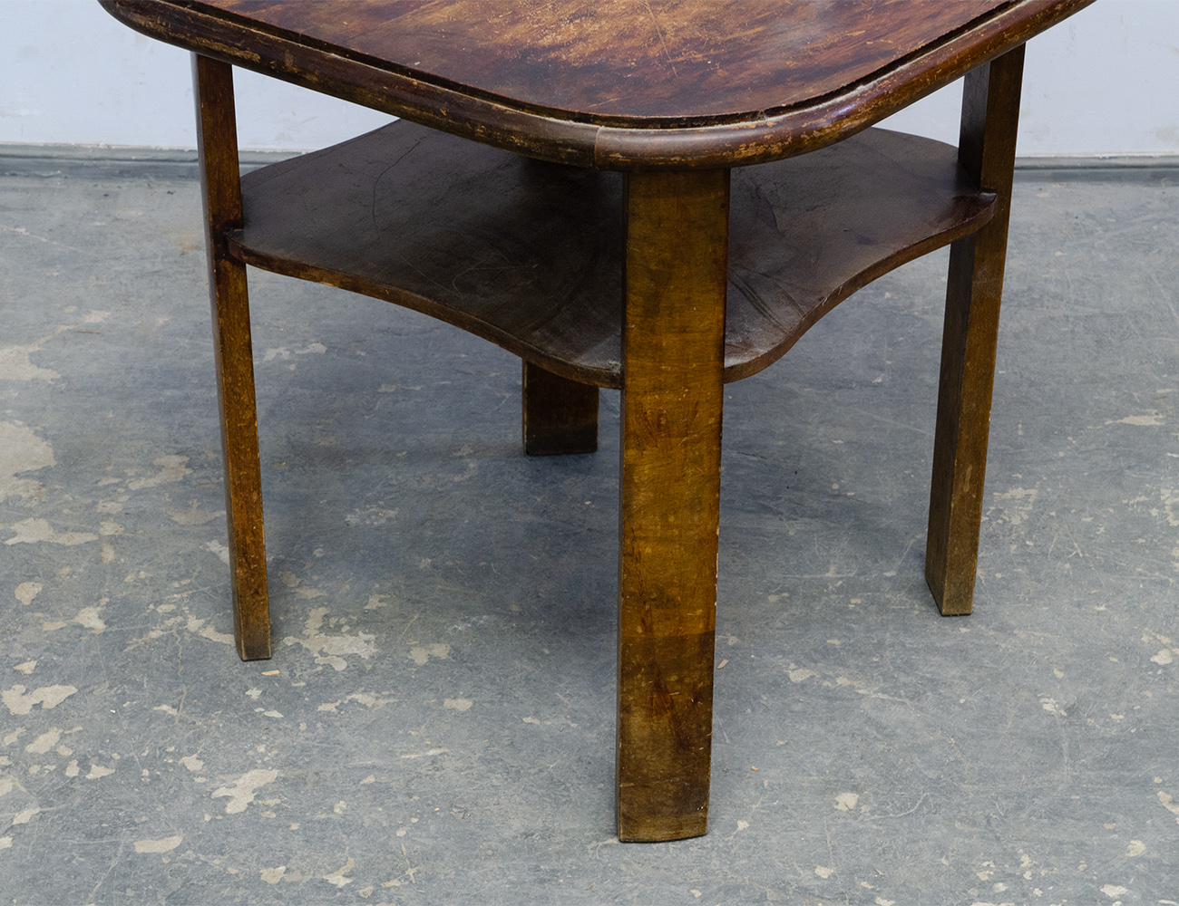 Винтажный кофейный столик