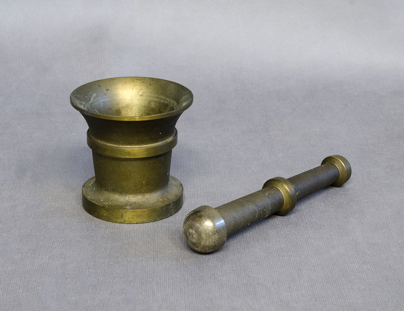 Старинная латунная ступка