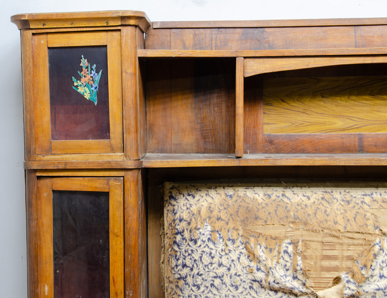 Старинный кабинетный диван