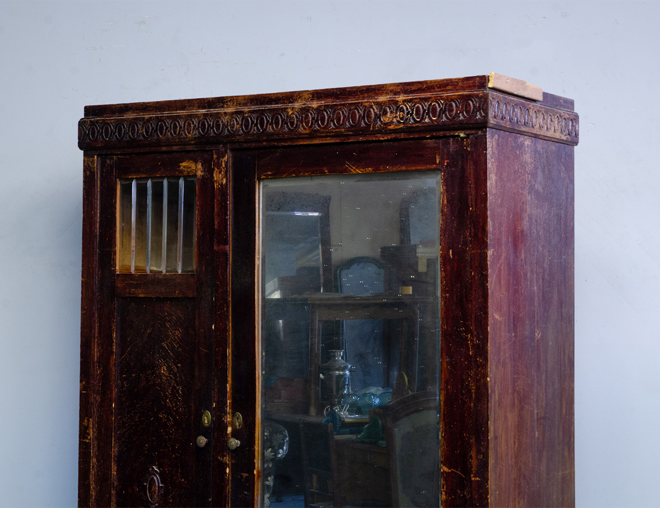 Старинный платяной шкаф