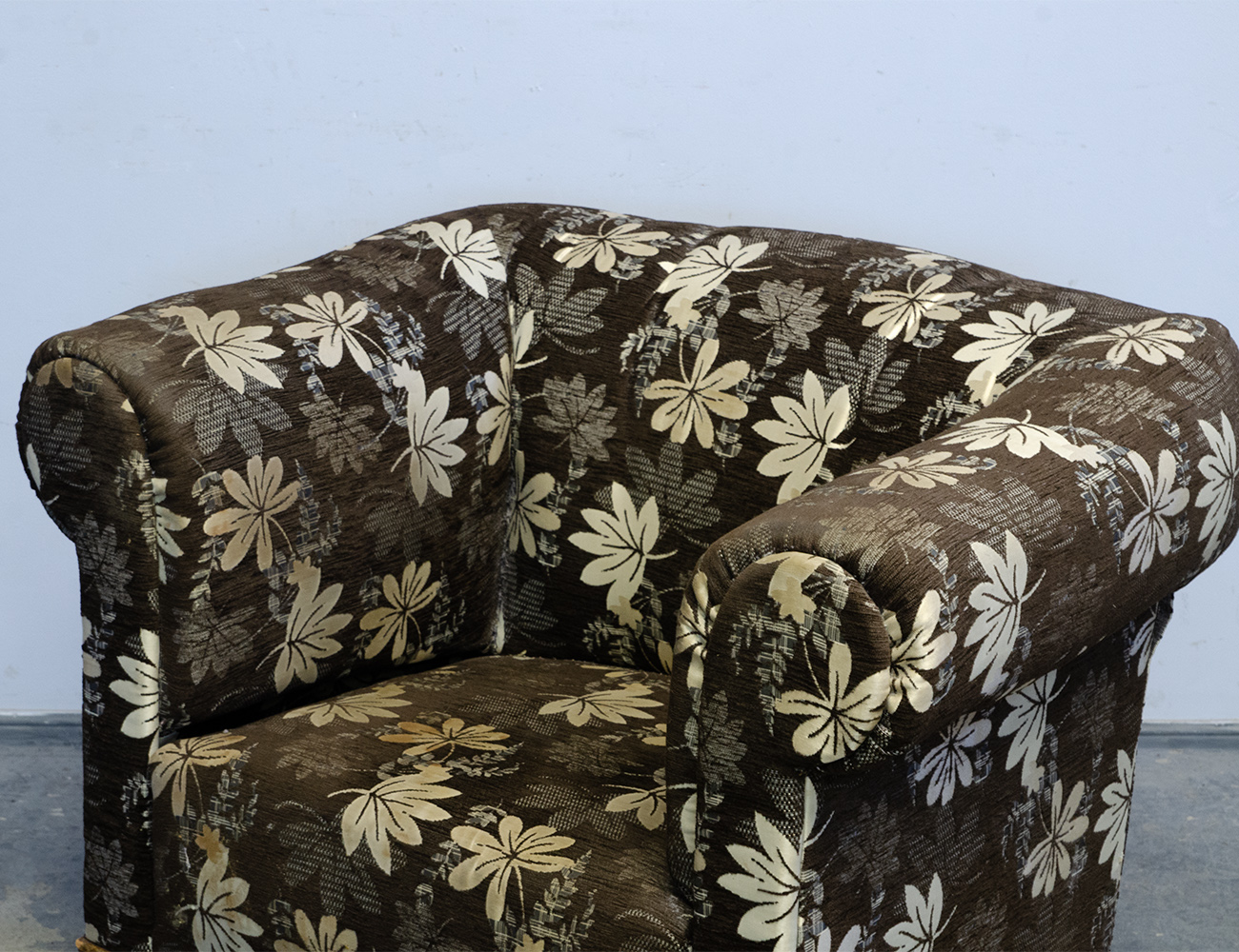 Старинное кресло