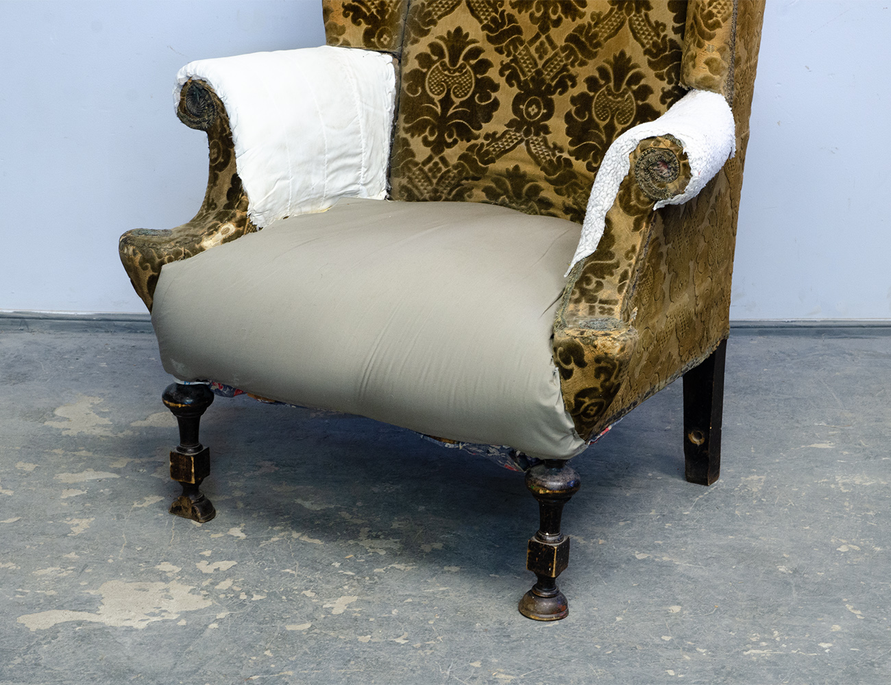 Антикварное кресло бержер 19 века