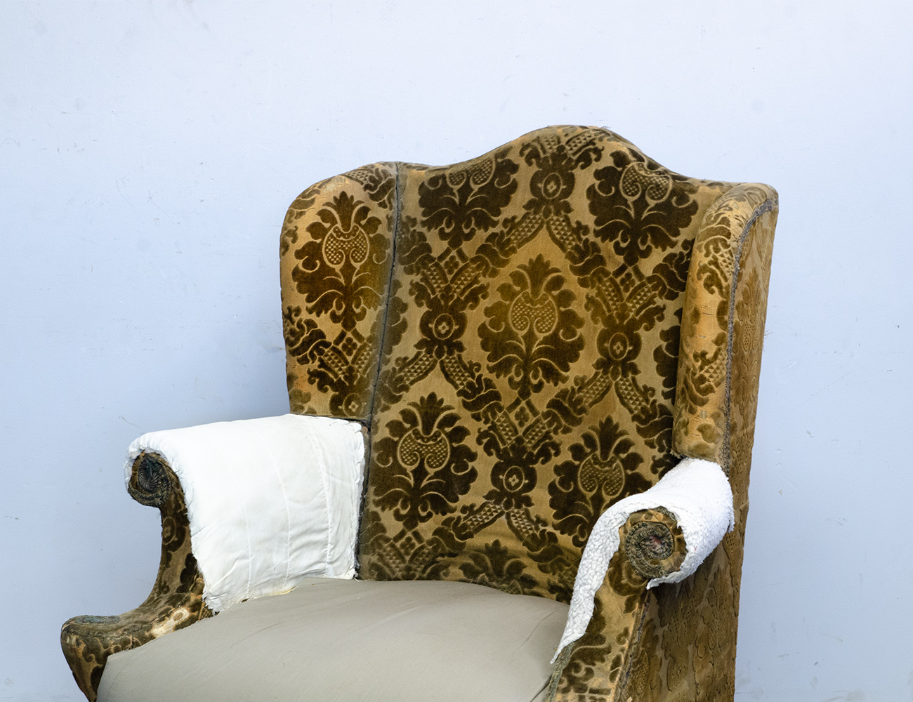 Антикварное кресло бержер 19 века