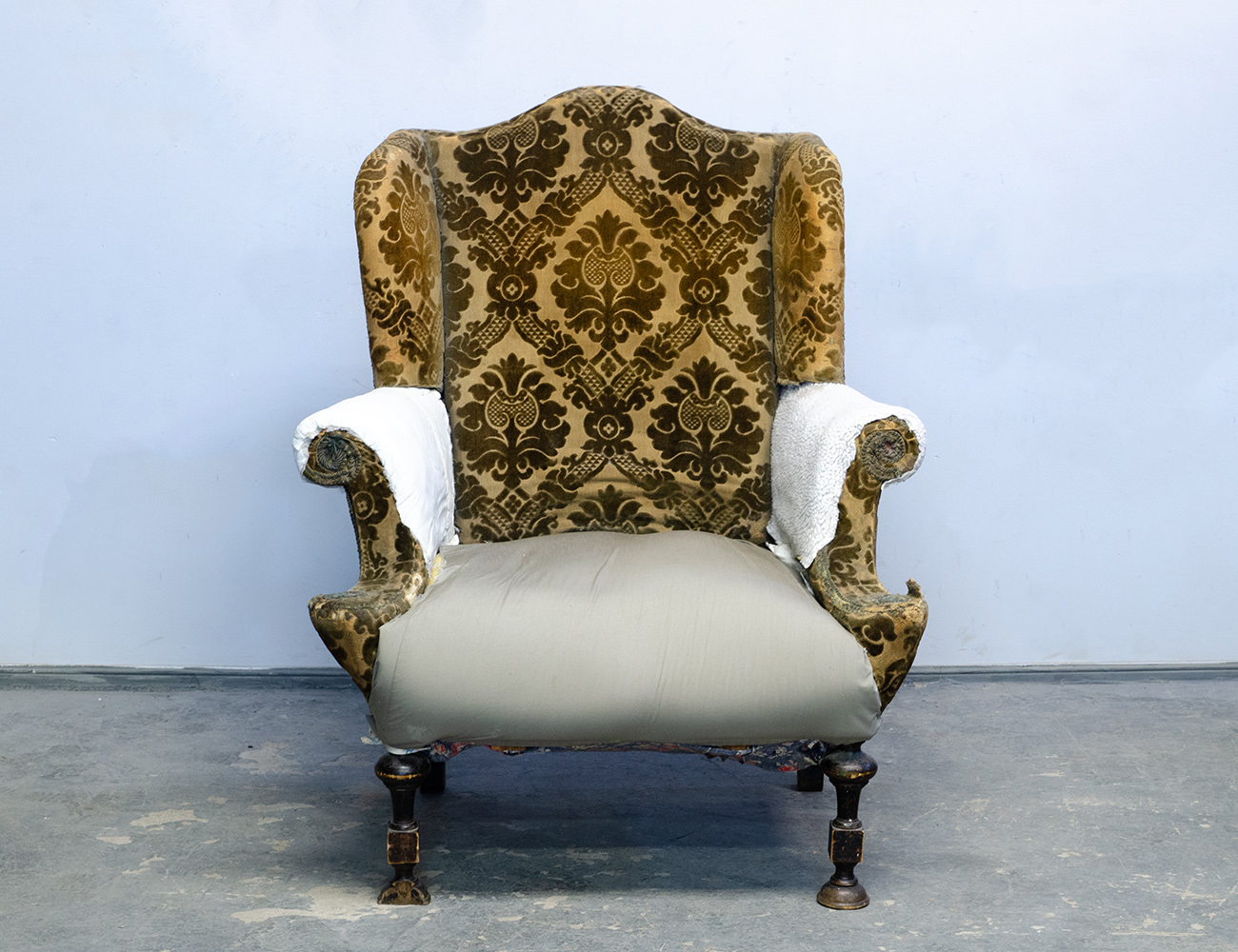 Антикварное кресло бержер 19 века