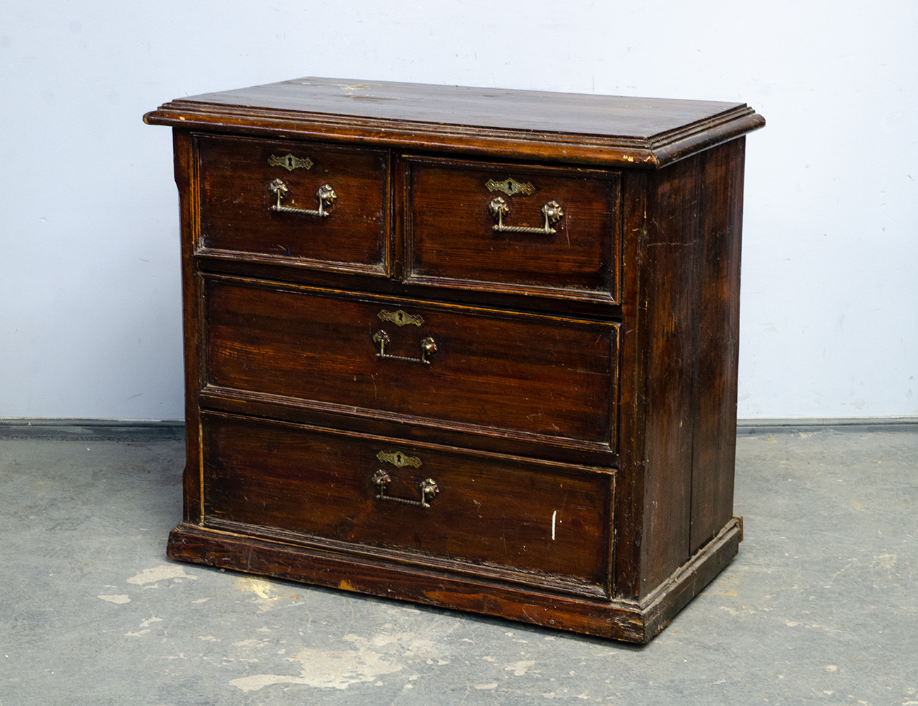 Старинный комод