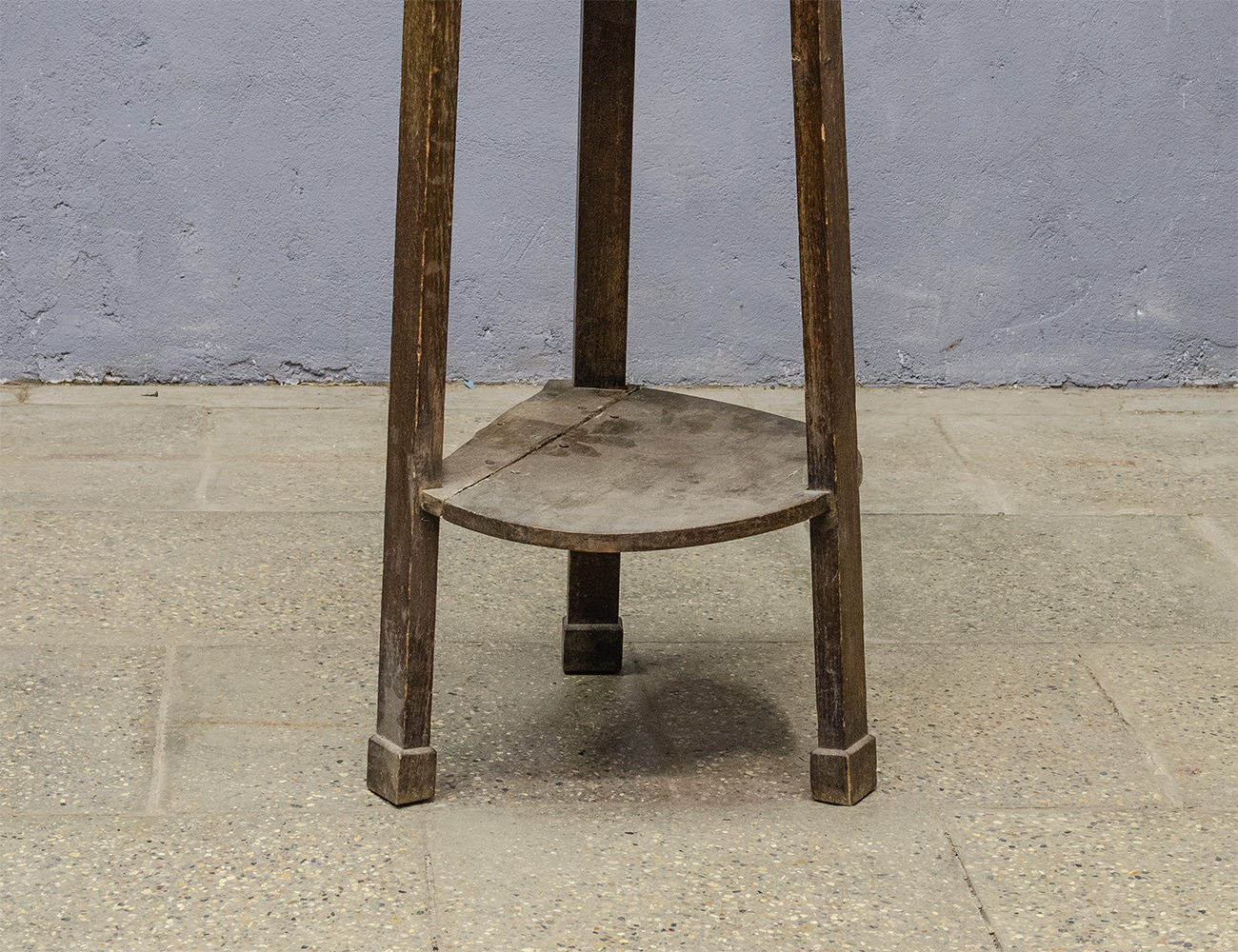 Старинный консольный столик