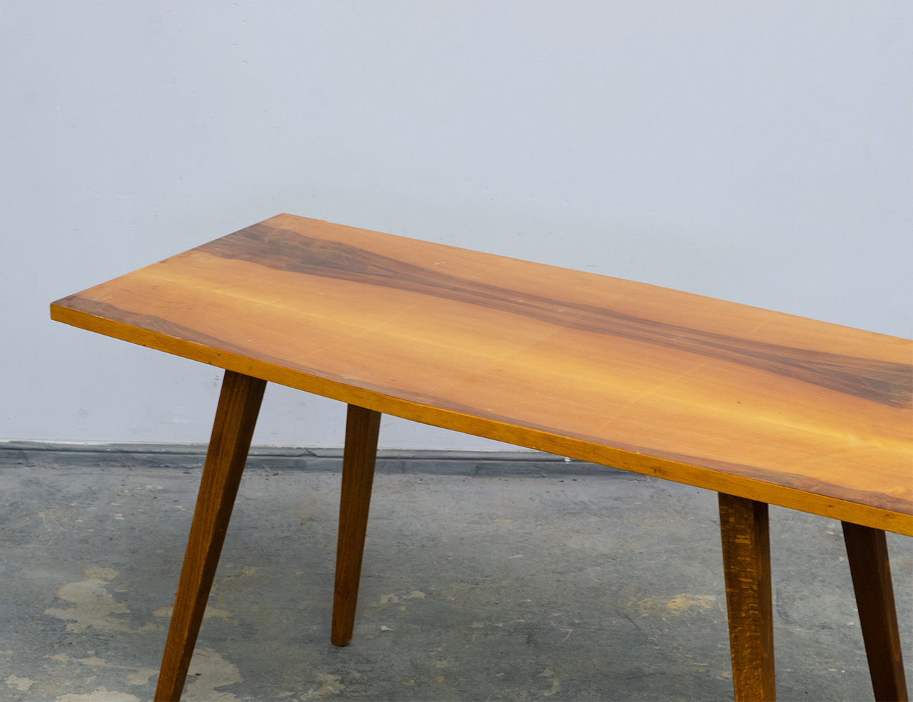 Винтажный ореховый журнальный столик, Tatra